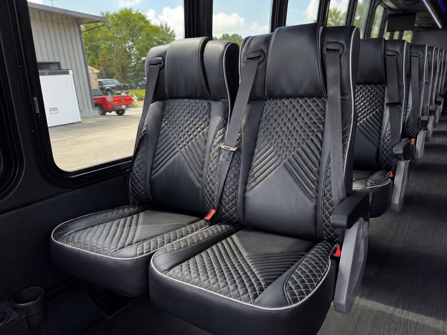 shuttle guests between new brunswick hotels and your wedding venue